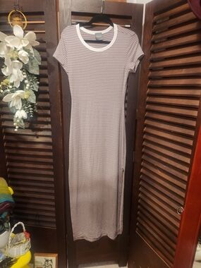 Olivia Rae Striped Short-Sleeve Maxi Dress - Gray White